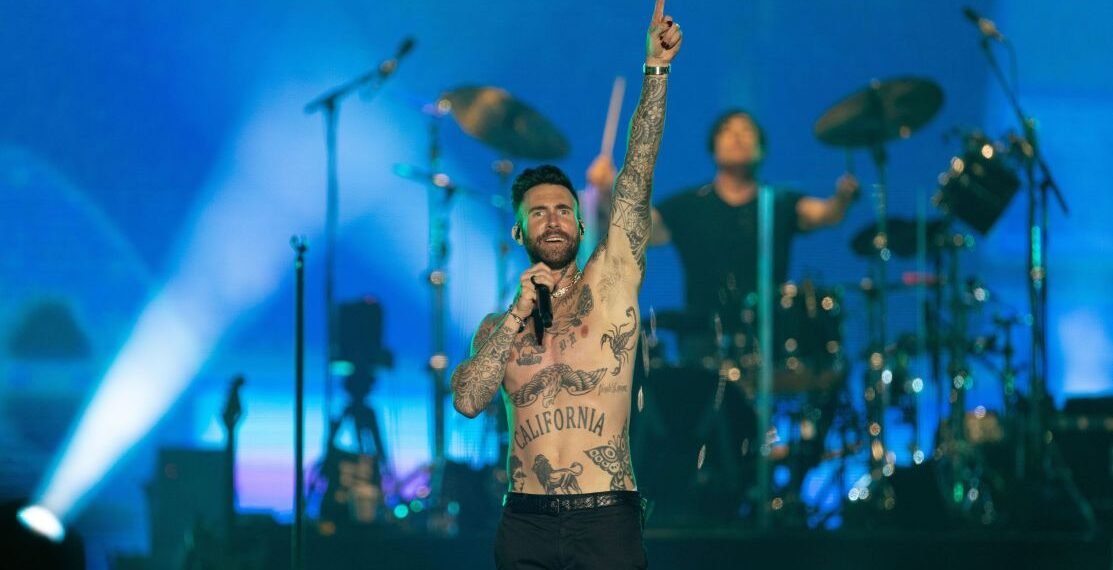 Adam Levine confirma novo álbum e turnê do Maroon 5