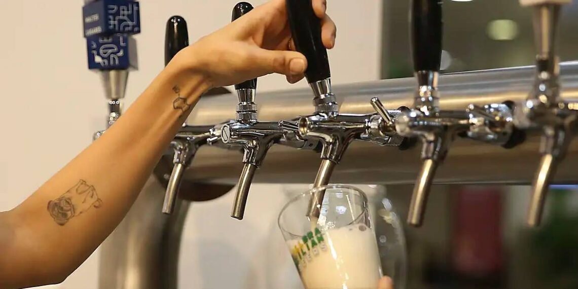 Álcool em excesso eleva em até 133% o risco de lesões cerebrais, diz estudo da USP
