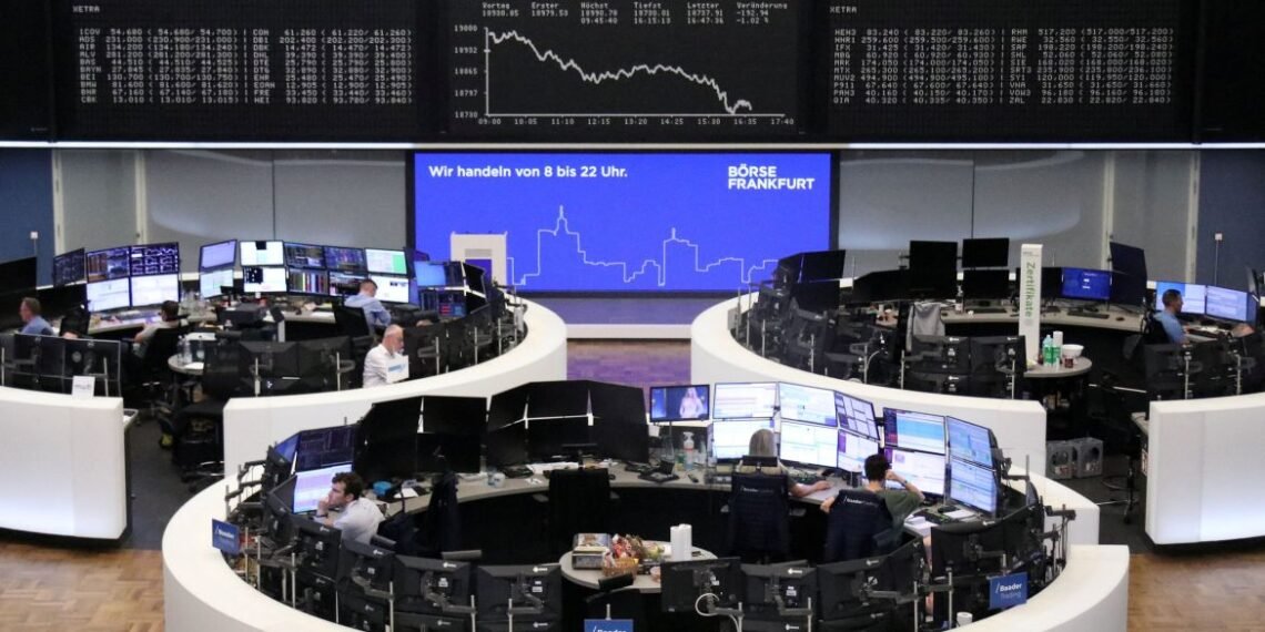 Bolsas da Europa caem após China retaliar EUA com tarifa de 125%