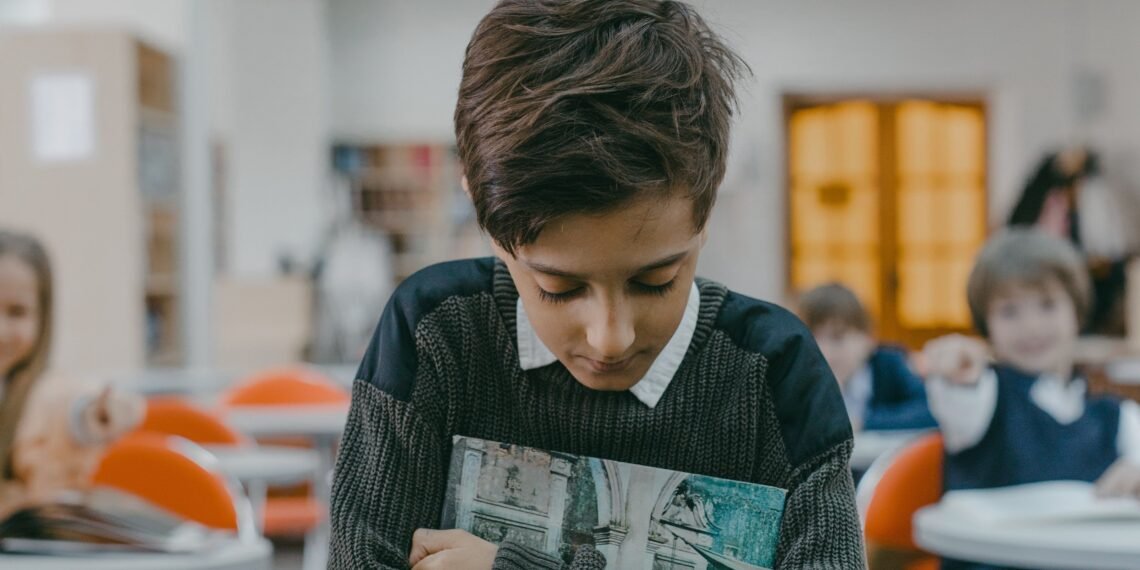 Psiquiatra explica à CNN como combater o bullying nas escolas