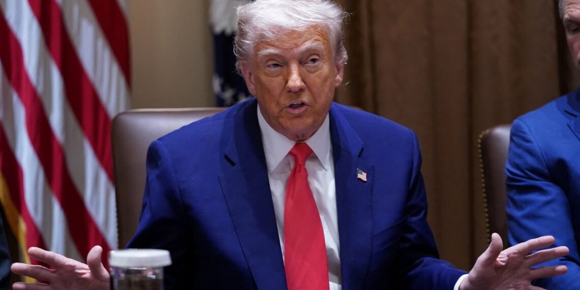 Trump admite “custo de transição” com tarifas, mas diz que EUA estão em “boa forma”