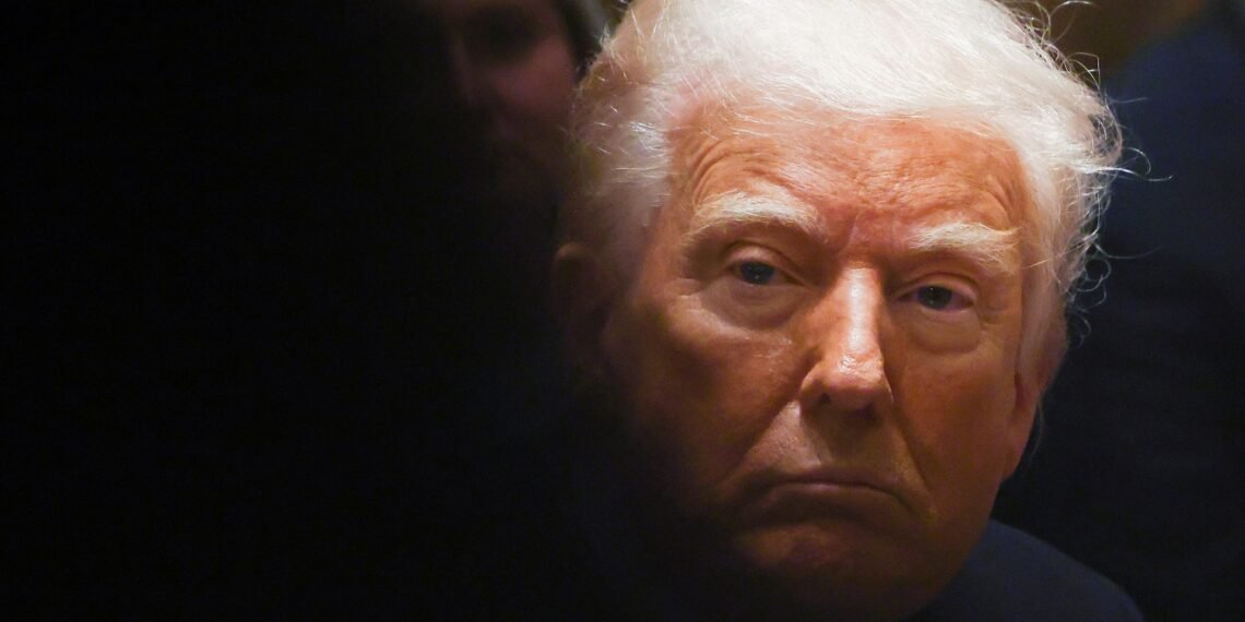 Pressão de empresários e temor de recessão levaram Trump a pausar tarifas, diz WSJ