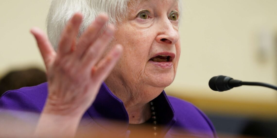 Yellen chama plano de tarifas de Trump de “pior tiro-no-pé que já vi”