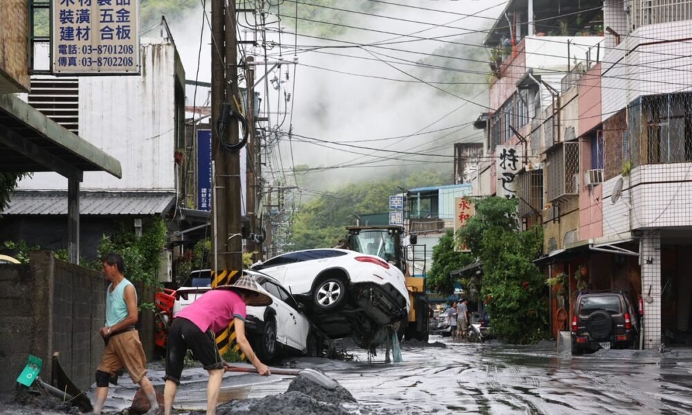 Supertufão Ragasa deixa 14 mortos em Taiwan, castiga sul da China e põe Hong Kong em alerta máximo; veja vídeos