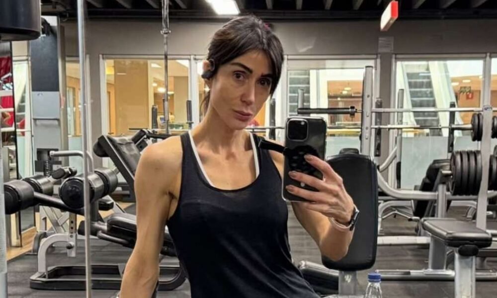 aos 46 anos e em 'A Fazenda 17', Michelle Barros já revelou o segredo para seu corpo definido e ainda deu dica para dieta saudável