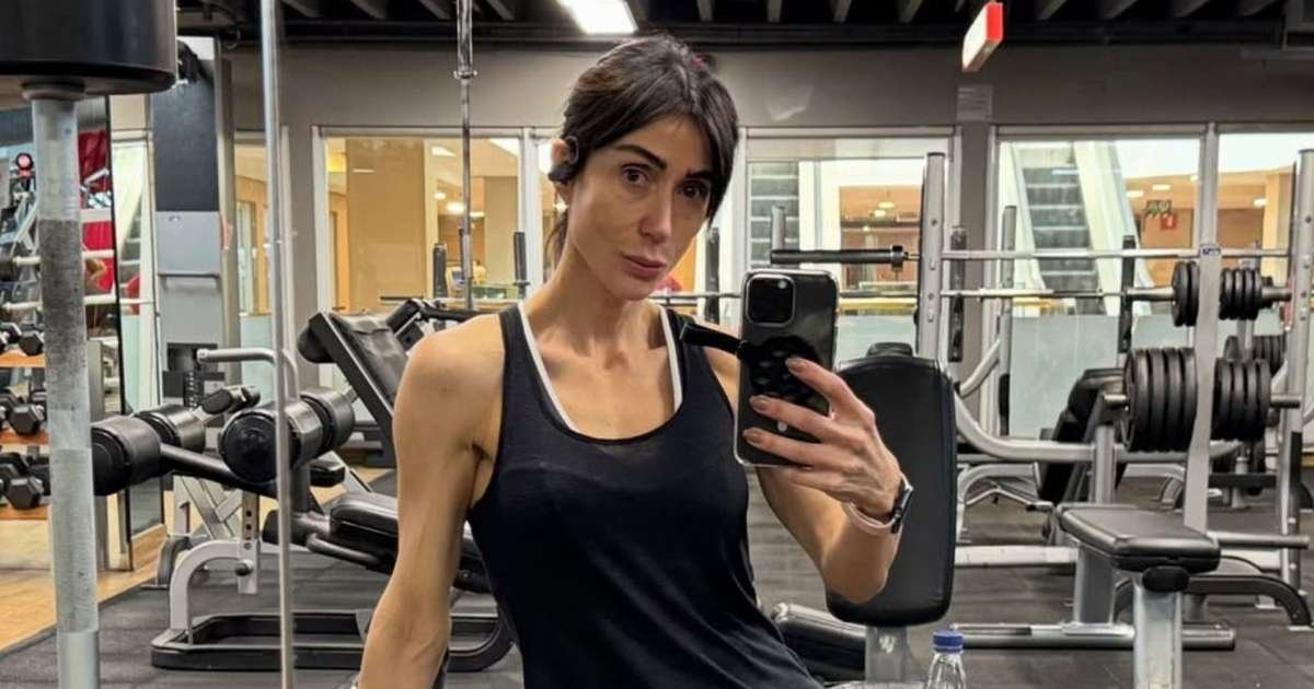 aos 46 anos e em 'A Fazenda 17', Michelle Barros já revelou o segredo para seu corpo definido e ainda deu dica para dieta saudável