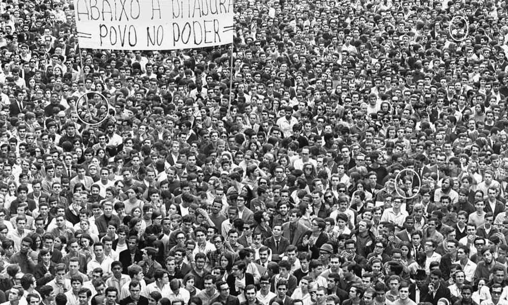 Lugar de povo é na rua - 20/09/2025 - Ruy Castro