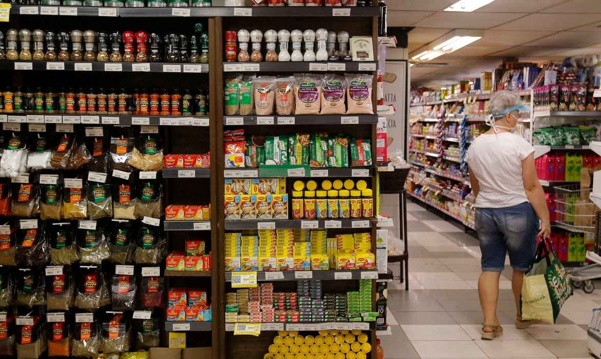 Inflação de alimento guia aprovação política, diz Quaest