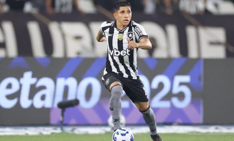 Jogador Savarino ausente da seleção venezuelana, confirmado para o clássico entre Botafogo e Flamengo