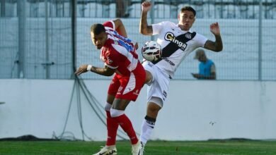 Jogo emocionante entre Ponte Preta e adversário termina em empate, mantendo as esperanças de acesso à Série B no campeonato brasileiro de futebol.