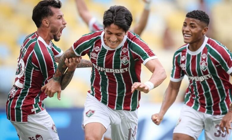 Zubeldía estreando como técnico do Fluminense em jogo contra o Botafogo, demonstrando impacto imediato e estratégia eficaz.