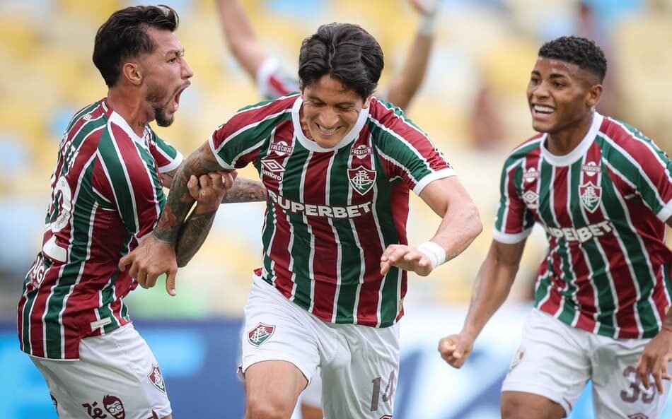 Zubeldía estreando como técnico do Fluminense em jogo contra o Botafogo, demonstrando impacto imediato e estratégia eficaz.