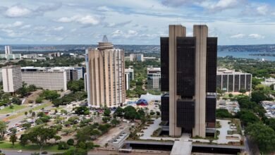 Dívida pública bruta do Brasil fica em 77,5% do PIB em agosto, abaixo das projeções