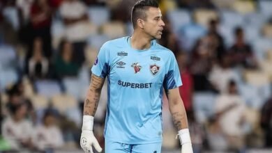 Elencos do Fluminense e Botafogo se enfrentam em disputa, explorando qual time possui o elenco mais caro do futebol brasileiro.