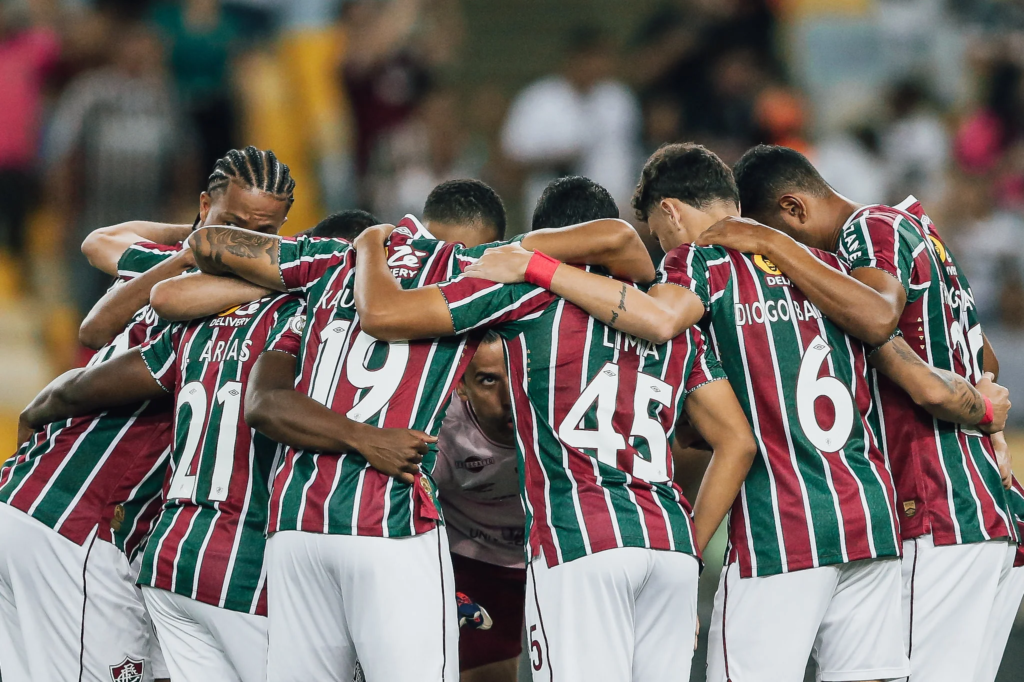 Gol no fim expõe erros do Fluminense e complica o caminho rumo à semifinal.