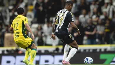 Junior Santos se prepara para cirurgia devido a lesão sofrida durante jogo pelo Atlético-MG