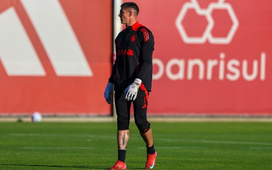 Goleiro Sergio Rochet do Internacional sofre terceira lesão em 2023 e desfalca o time por 30 dias