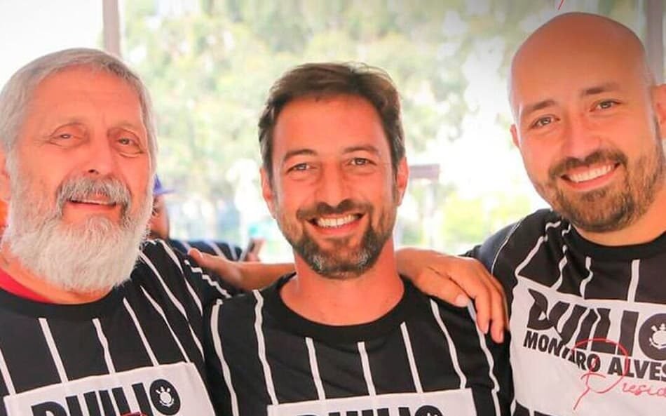 Corinthians anuncia novos membros da diretoria com vínculos ao Grupo Renovação e Transparência, destacando reformulações dentro do clube.