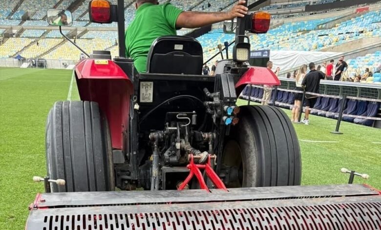 Estádio Maracanã passa por processo de descompactação do gramado para recuperação