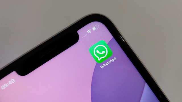 Imagem mostrando a nova atualização do WhatsApp que implementa um atalho no status para facilitar conversas.