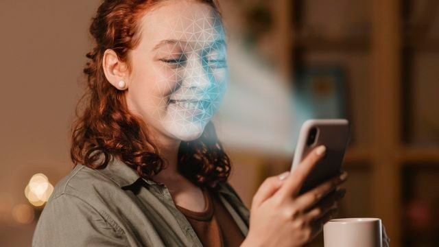 Imagem ilustrando o conceito de uso de dados de usuários para treinamento de inteligência artificial, mostrando uma interface digital com gráficos e algoritmos em funcionamento.