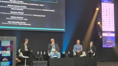 Apresentação no Futurecom 2025 em São Paulo sobre a revolução da Saúde 5.0 com o uso de inteligência artificial e wearables.