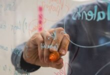 Cinco estratégias com inteligência artificial para melhorar sua busca de emprego