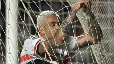 Luciano se lamenta durante São Paulo x LDU, confronto da Libertadores