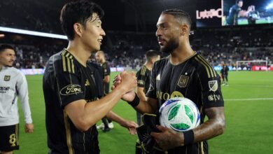 Denis Bouanga, Hugo Lloris