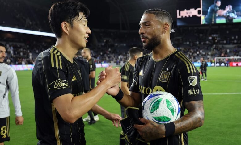 Denis Bouanga, Hugo Lloris