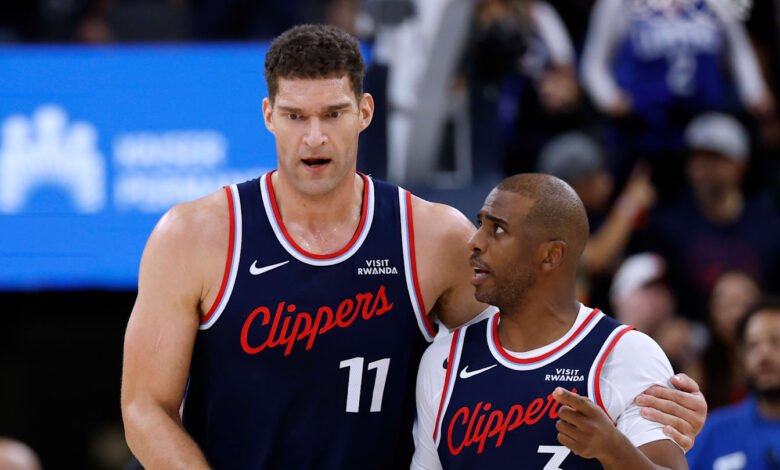 Phoenix Suns v Los Angeles Clippers