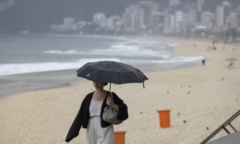 Semana começa com aproximação de frente fria ao Rio e pancadas de chuva; veja a previsão