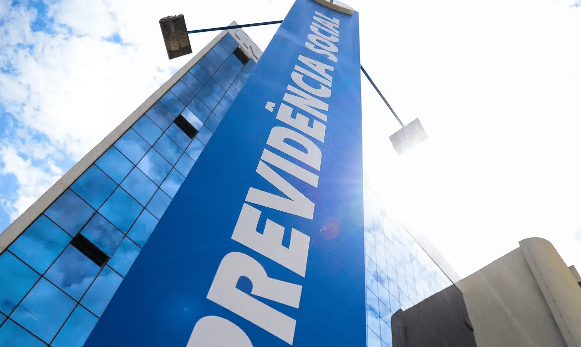 BMG vai ressarcir cobranças indevidas de empréstimos para aposentados