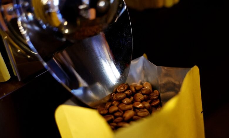 Preço do café arábica sobe 6,5% na semana; açúcar recua