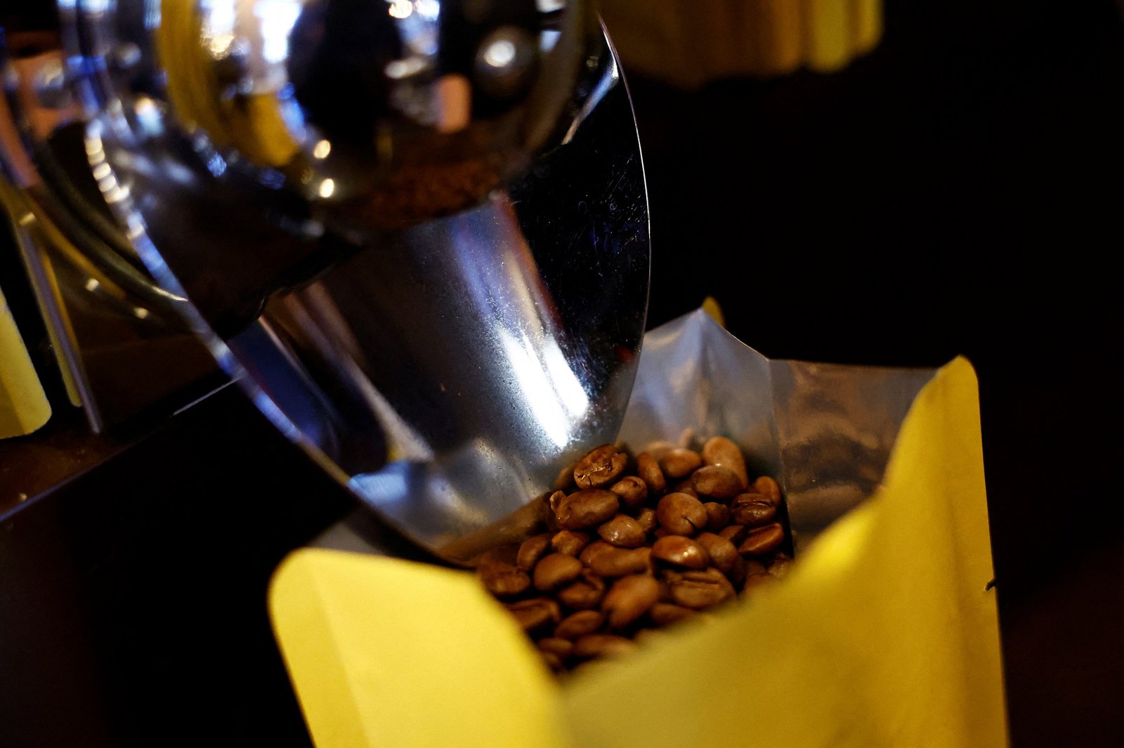 Preço do café arábica sobe 6,5% na semana; açúcar recua