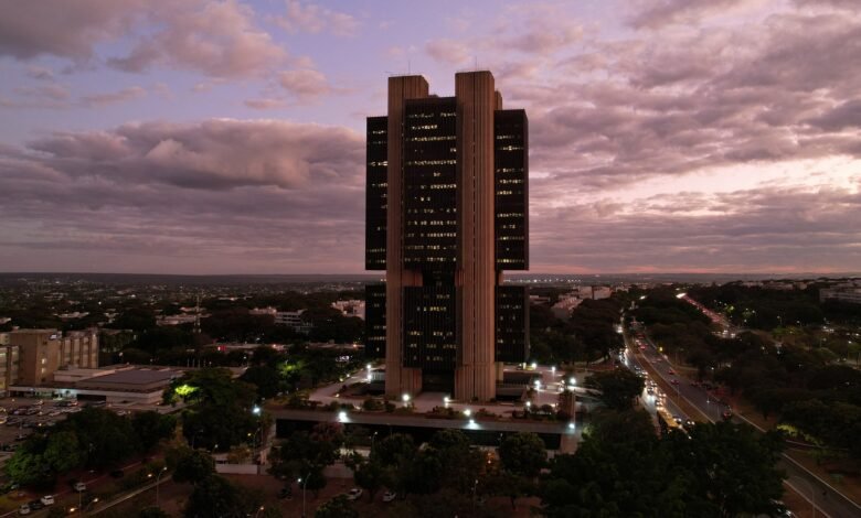 Lula autoriza nomeação de 1.434 servidores para 20 órgãos, sendo 200 para o BC