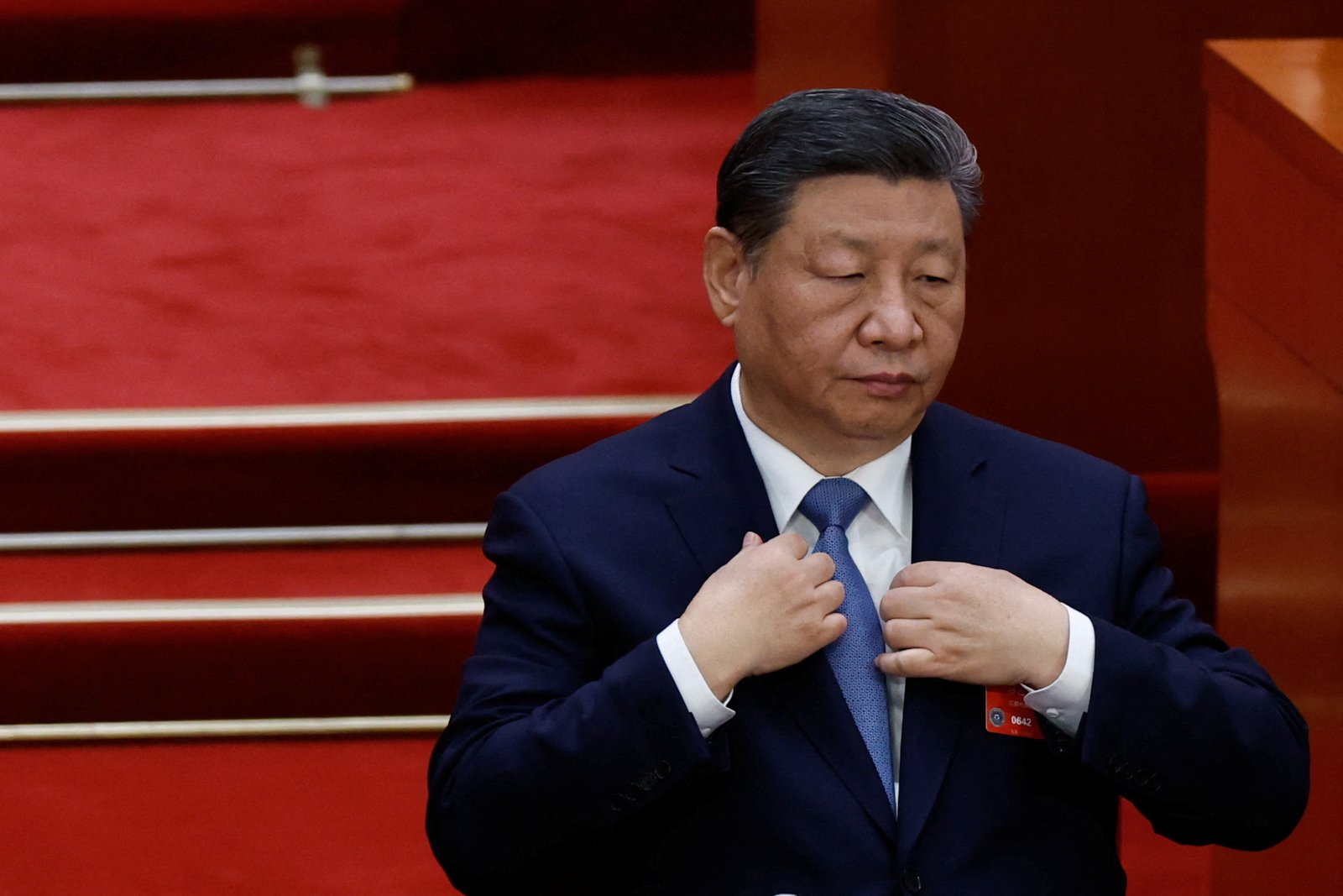 China reage e amplia guerra comercial com os EUA, elevando tensão nos mercados