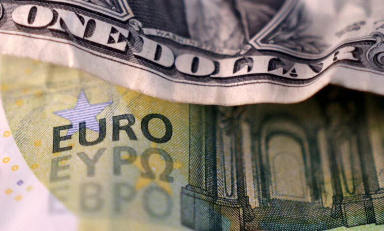 Quanto custa sacar dinheiro fora do país? Veja as maiores e menores e taxas