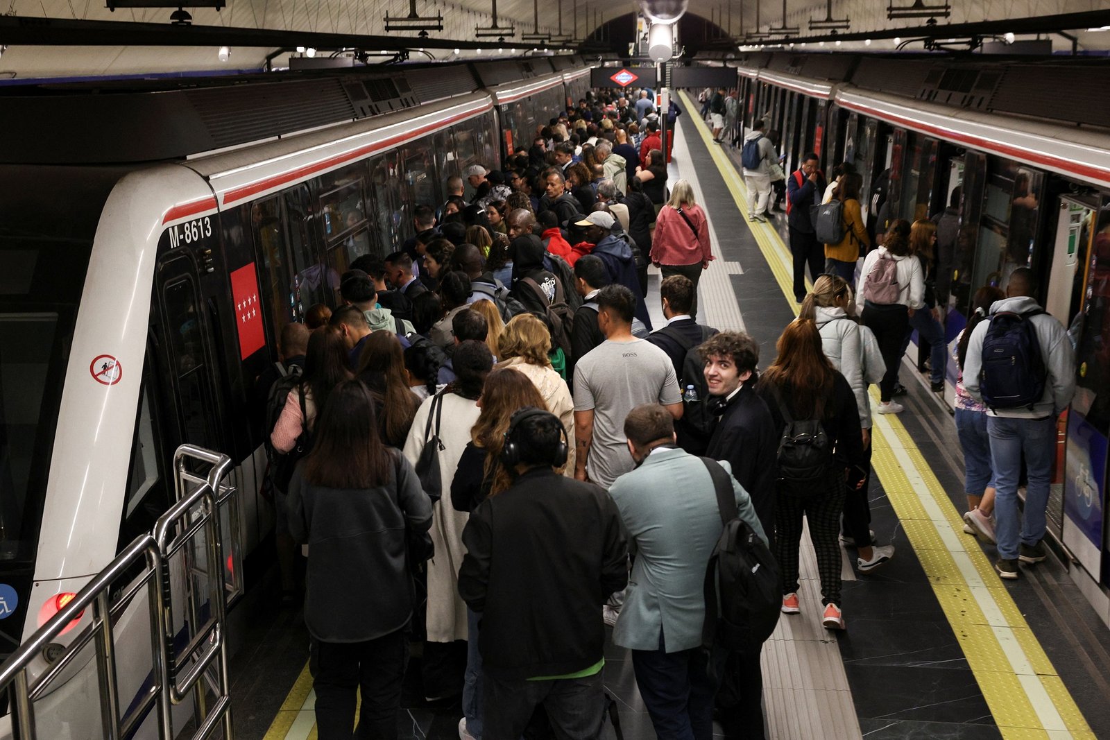 Perdeu a hora por causa do metrô? Veja se tem direito a atestado e como solicitar