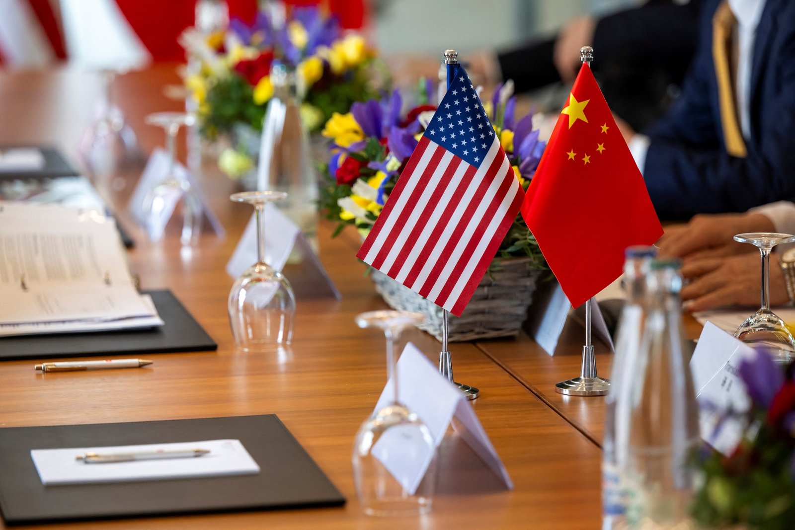 EUA e China concordam em retomar negociações comerciais na semana que vem