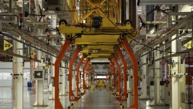 Confiança da indústria do Brasil cai em outubro e reforça pessimismo, diz FGV