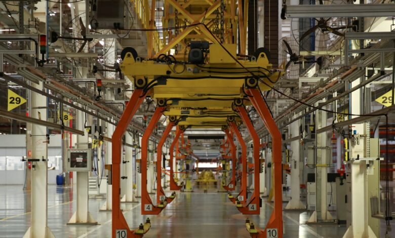 Confiança da indústria do Brasil cai em outubro e reforça pessimismo, diz FGV