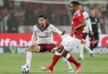 O jogador de futebol Fernando em processo de recuperação física, enquanto o Internacional busca reforços no mercado.