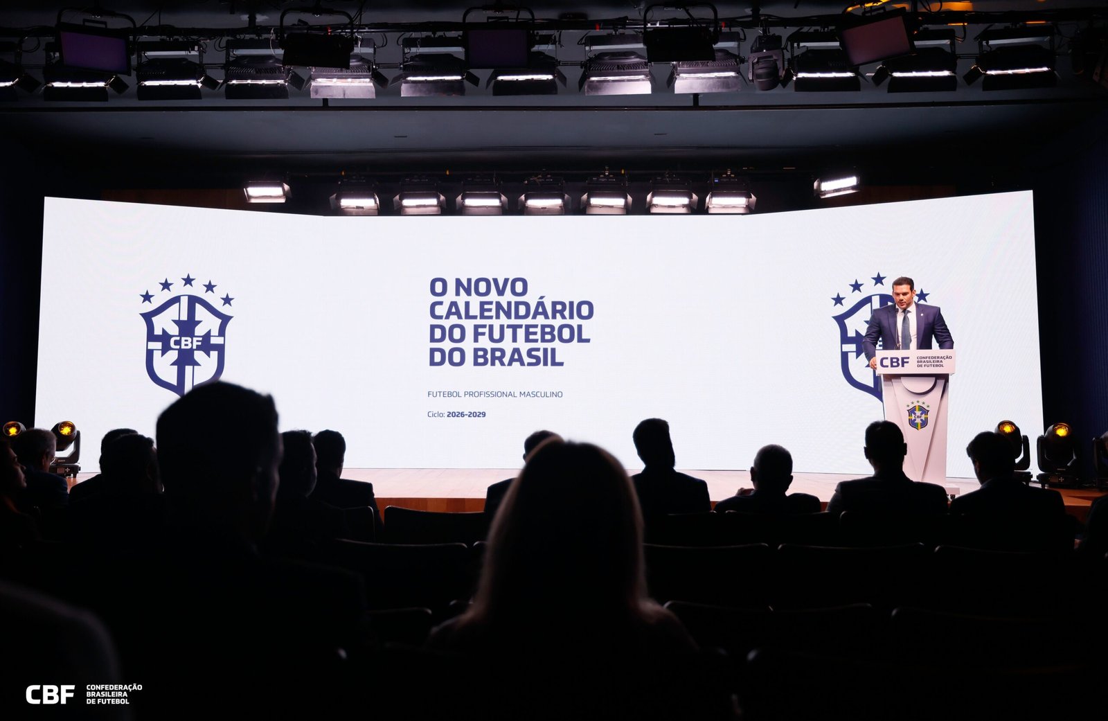 CBF anuncia novo calendário do futebol profissional masculino