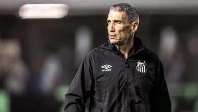 Clube Atlético Ceará enfrenta o técnico Juan Pablo Vojvoda em clássico decisivo no Campeonato Brasileiro de Futebol.