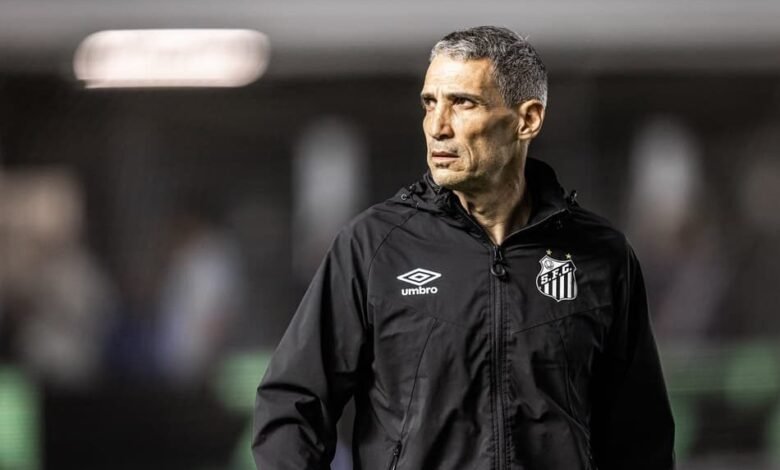 Clube Atlético Ceará enfrenta o técnico Juan Pablo Vojvoda em clássico decisivo no Campeonato Brasileiro de Futebol.