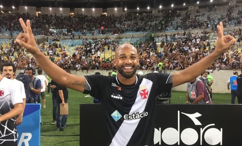 Ex-jogadores comentam sobre plano de recuperação judicial do Vasco e expressam críticas.
