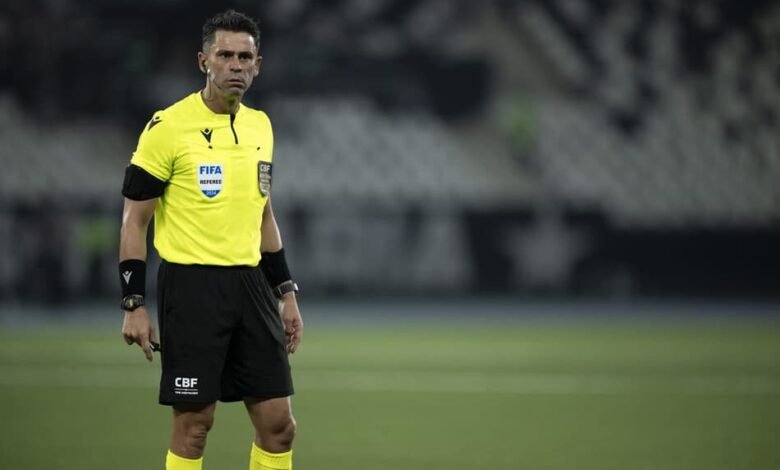 Jogo emocionante entre Internacional e Botafogo no estádio Beira-Rio pela fase decisiva do Brasileirão, com destaque para a arbitragem paulista.