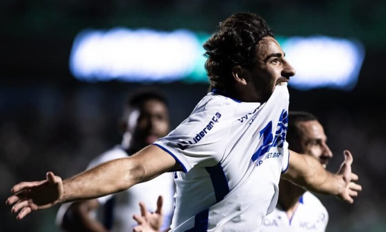 Jogadores emprestados pelo Vasco da Gama, incluindo destaques e promessas, discutindo seus futuros no futebol.