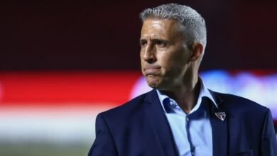 Análise sobre o futuro de Hernán Crespo como técnico no São Paulo FC até 2026, expectativas de desempenho e estratégia.